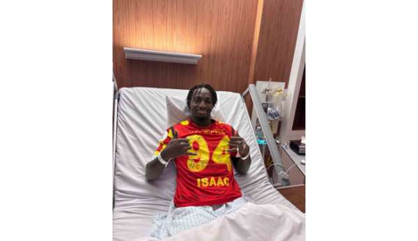 Göztepe'de Isaac Solet ameliyat oldu