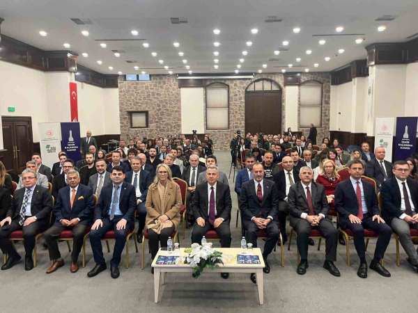 İzmir Valisi Elban: 'Kurulan İzmir Kaynak Verimliliği Merkezi, Türkiye'de ilk ve tek kurum'