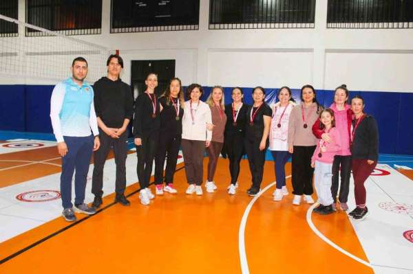 Köyceğiz'de öğretmenler Floor Curling Turnuvasında yarıştı
