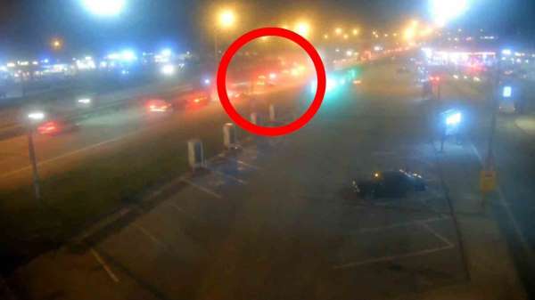 Makas atarak ilerlediği iddia edilen otomobilin sebep olduğu cinayet gibi kazanın tutanağı pes dedirtti