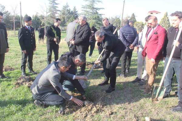 Pınarhisar'da 20 şehit için 20 fidan toprakla buluştu