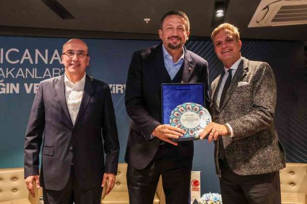 TBF Başkanı Hidayet Türkoğlu 'Sağlığın Ve Sporun Zirvesi'ne konuk oldu