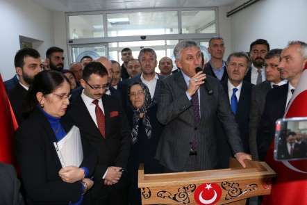 Of Belediye Başkanı Sarıalioğlu mazbatasını aldı 