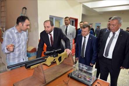 Mühendislik Fakültesi öğrencileri projelerini sergiledi