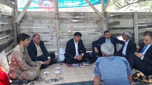 Rektör Alma, şehit ailesini ziyaret etti