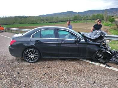 Divriği'de trafik kazası 2 yaralı