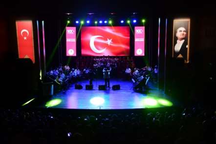 19 Mayıs'tan Büyük Zafere Sergisi ve Müzikali Samsunluları büyüledi