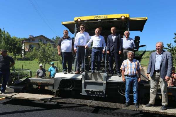 Amasya'da köy yollarında bitümlü sıcak karışım asfalt çalışmaları hızla sürüyor 