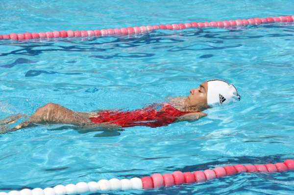 Milli yüzücü Sevilay'ın hedefi Tokyo 2020 olimpiyatları 