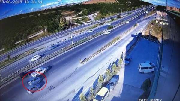 D-100 Karayolu'nda feci makas kazası kamerada