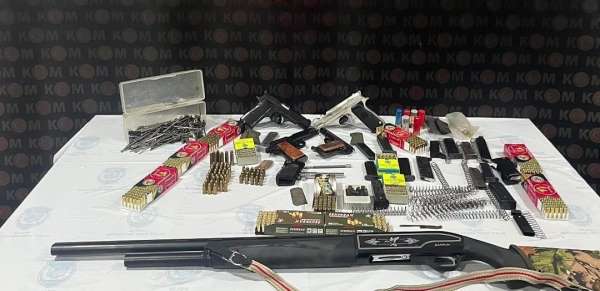 Amasya'da silah kaçakçılığı operasyonu: 5 ruhsatsız silah ve 600'den fazla fişek ele geçirildi