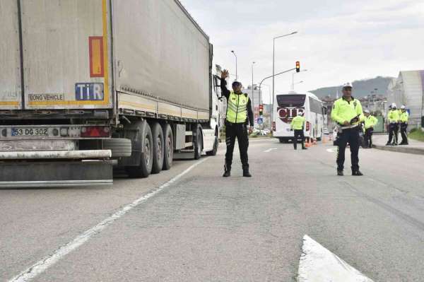 Ordu'da bir haftada 12 binden fazla araç ve sürücüsü denetlendi