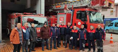 Sinop Belediyesi Kahramanmaraş'a itfaiye ekibi sevk etti