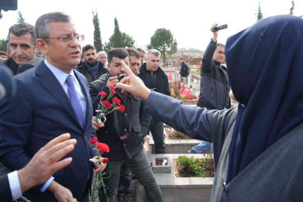 İslahiye'de deprem şehitliğini ziyaret eden Özgür Özel'e tepki