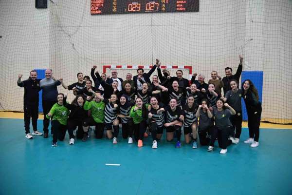 Manisa BBSK Hentbol Takımından tarihi başarı