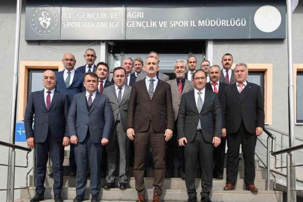 Vali Bozkurt, gençlik ve spor yatırımlarını yerinde inceledi