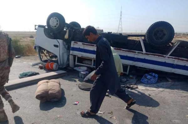 Pakistan'da polis aracına bombalı saldırı: 9 ölü, 9 yaralı