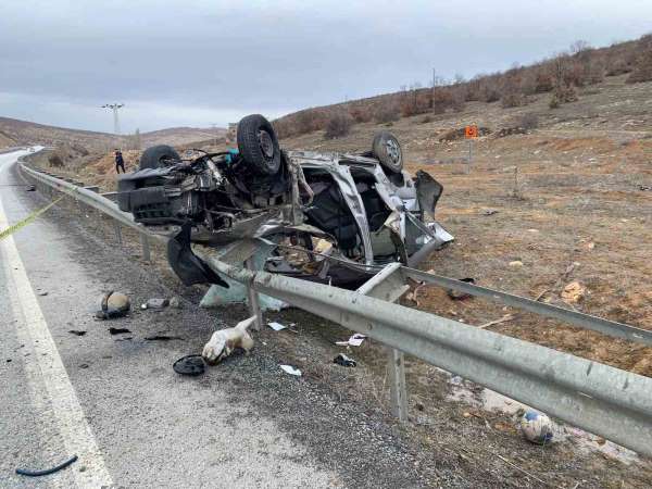 Yozgat'ta feci kaza: Anne-baba öldü, çocukları yaralandı