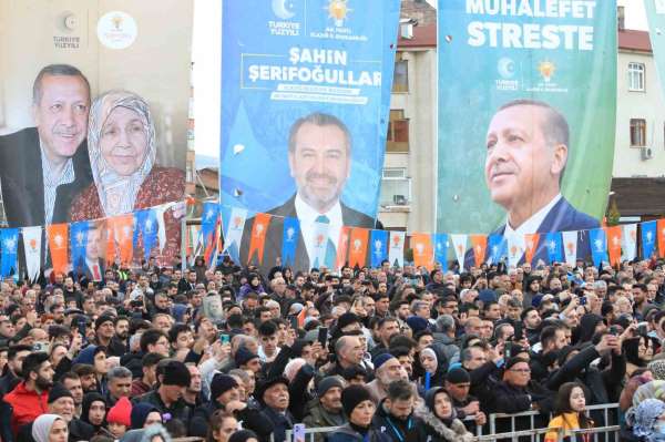 Cumhurbaşkanı Erdoğan: 'Bir dönem teröristlerin cirit attığı yerlerde bugün turistler korkusuzca geziyor'
