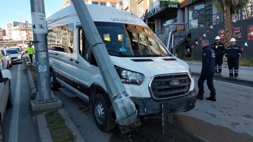 Samsun'da direksiyon başında kalp krizi geçirerek kaza yapan dolmuş şoförü hayatını kaybetti