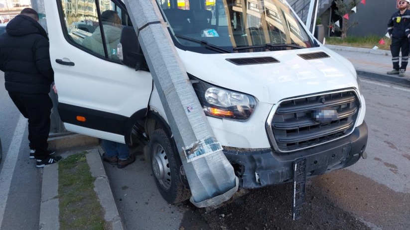 Samsun'da direksiyon başında kalp krizi geçirerek kaza yapan dolmuş şoförü hayatını kaybetti