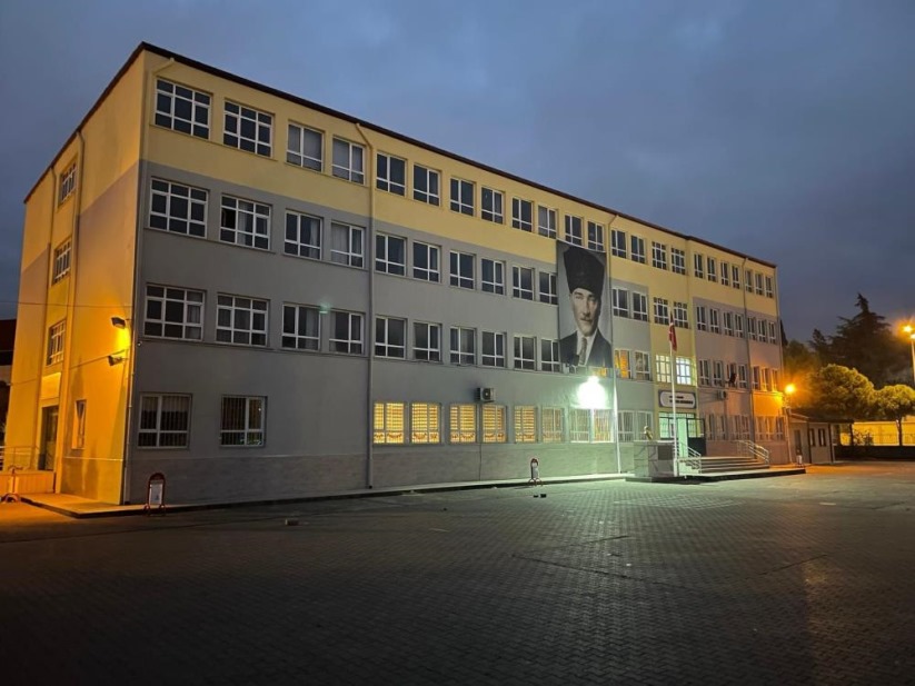 Samsun'da yanan okul 15 gün içinde eğitime hazır hale getirildi