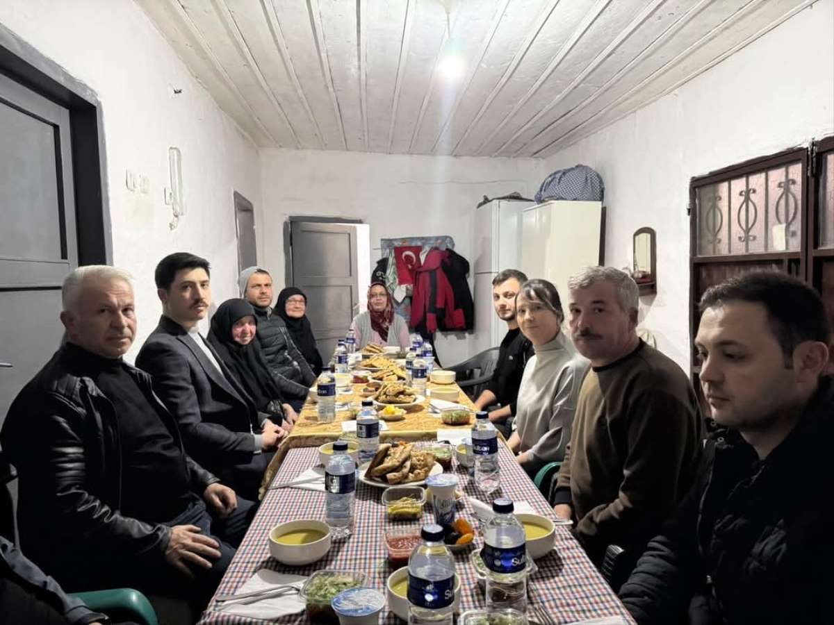 Şehit Annesi Refiye Çakır'ın sofrasında konuk oldu