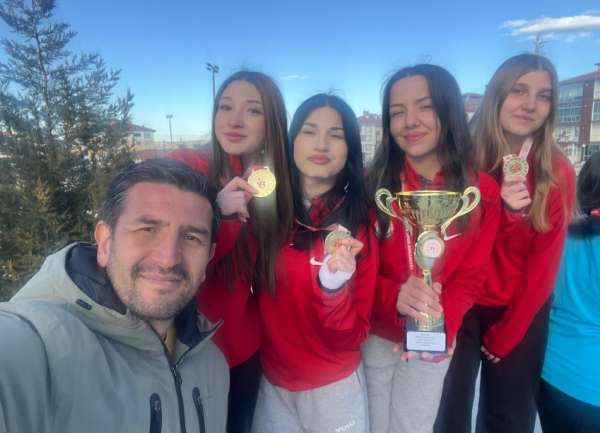Tavşanlı Atatürk Anadolu Lisesi Genç Kızlar Bocce'de Kütahya şampiyonu oldu