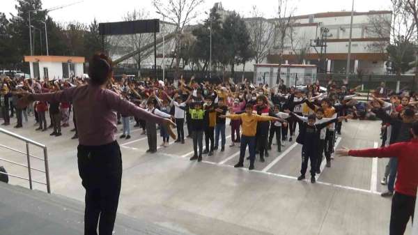 Diyarbakır'da öğrenciler derslere spor yaparak başlıyor - Diyarbakır haber