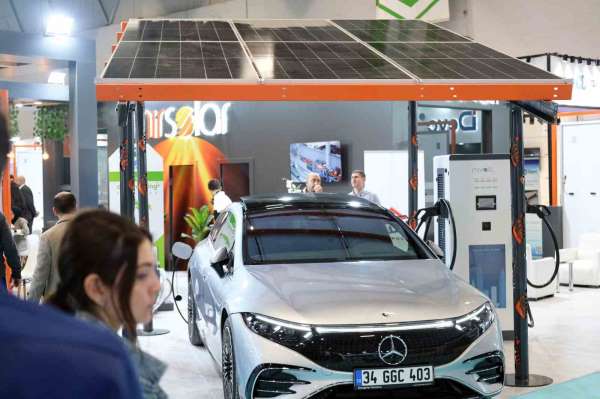 Akaryakıt istasyonları elektrikli araç dönemine solar enerjiyle hazırlanıyor