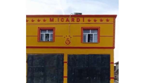 Diyarbakır'da yaşayan bir Galatasaray taraftarı evinin dış cephesine 'M. Icardi' yazdırdı