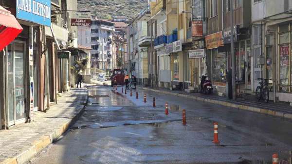 Tokat'ta bayram öncesi cadde ve sokaklar tek tek temizleniyor