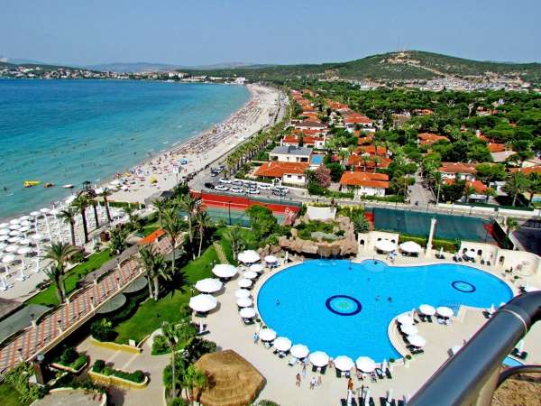 Ünlü tatil merkezi Çeşme'de oteller bayrama yüzde 100 dolulukla giriyor
