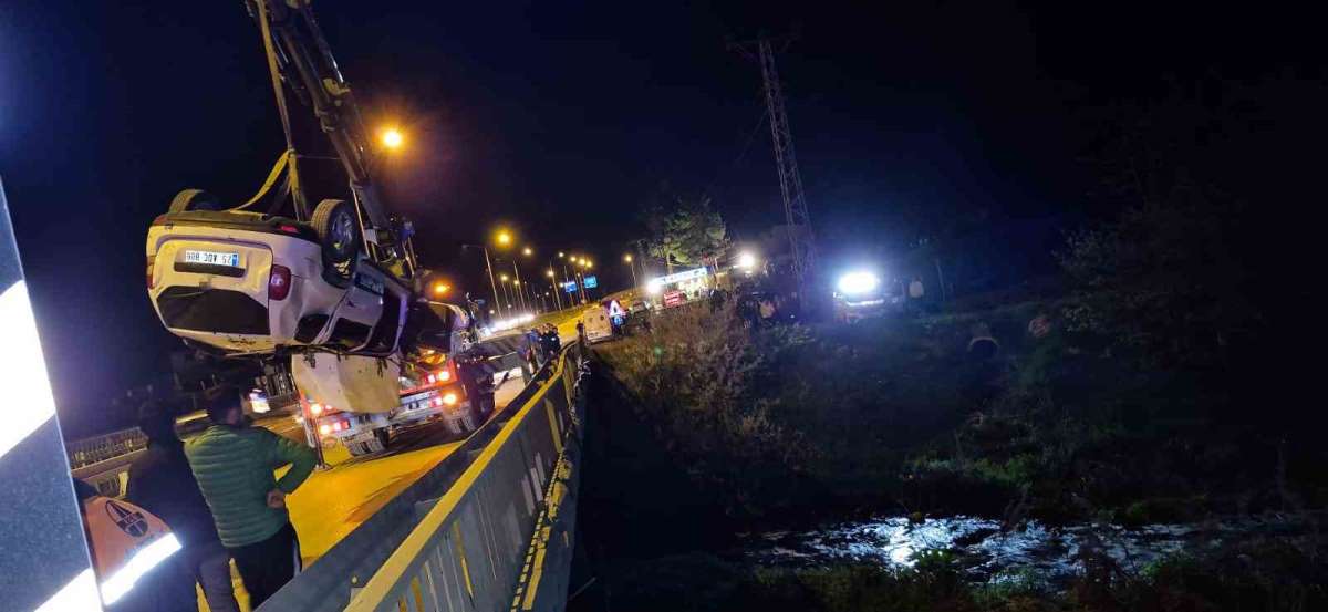 Amasya'da otomobil çay kenarına uçtu: 5 yaralı