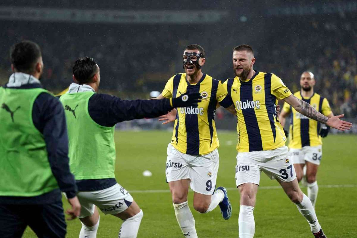 Fenerbahçe, 9 yıl sonra Trabzonspor'a 4 gol attı