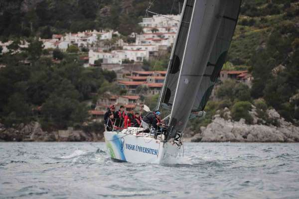 Yaşar'dan üçte üç şampiyonluk