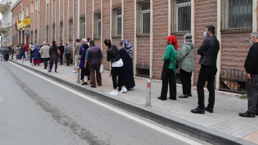 Samsun'da kısıtlama günü pandemi destek kuyruğu