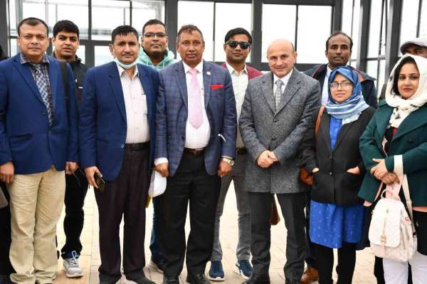 Bangladeş tarım heyeti Altınova Tıbbi Aromatik Bitkiler Bahçesi'ni inceledi
