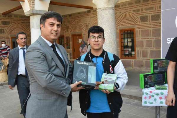 E Spor Şehzadeler Volarant Turnuvası şampiyonları ödüllerini aldı - Manisa haber