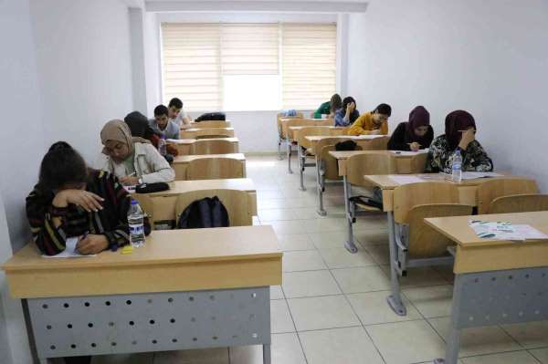 Haliliye'de gençler deneme sınavları ile üniversiteye hazırlanıyor - Şanlıurfa haber