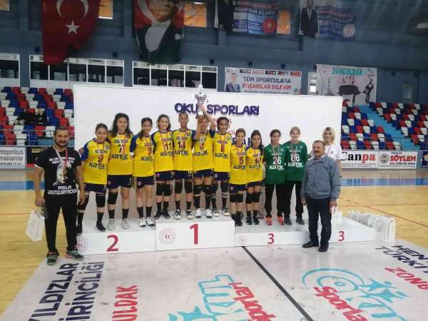 Nadire Konuk, yıldız hentbolde Türkiye şampiyonu - Antalya haber