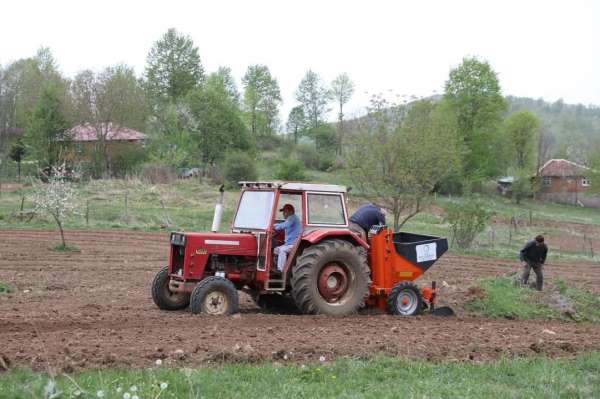 Tarım makineleri Ordu'nun her yerinde üreticilere destek veriyor