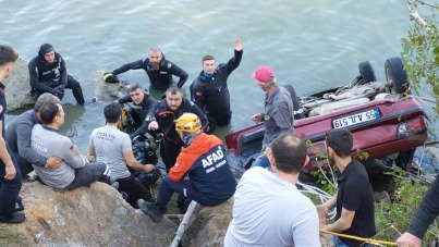 Samsun'da ehliyetini yeni alan genç, aracıyla baraj gölüne uçarak hayatını kaybetti