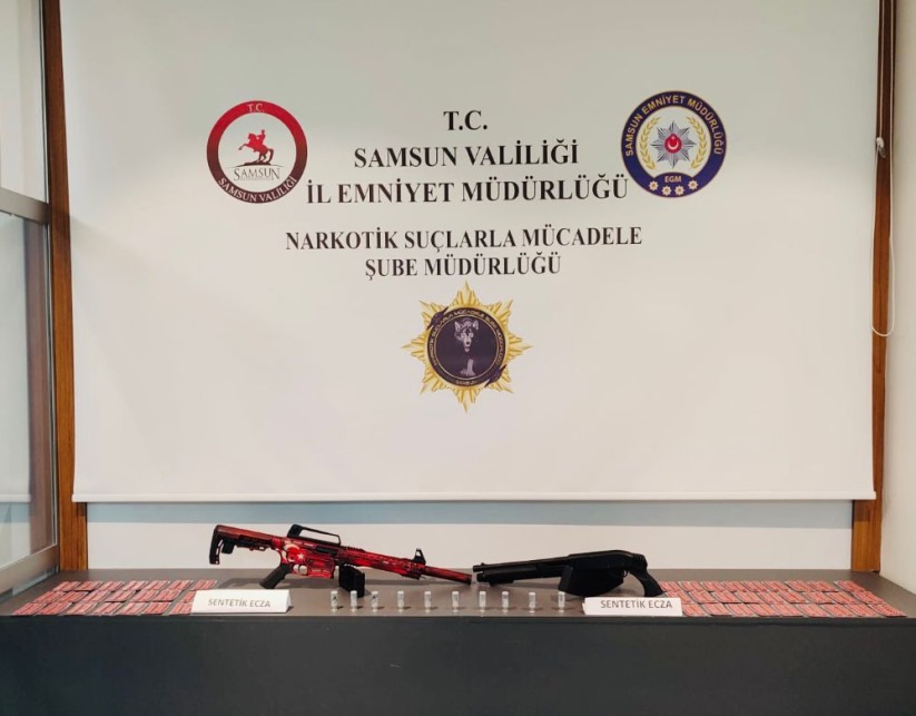 Samsun'da Uyuşturucu Operasyonu: Binlerce Hap ve Ruhsatsız Tüfek Ele Geçirildi