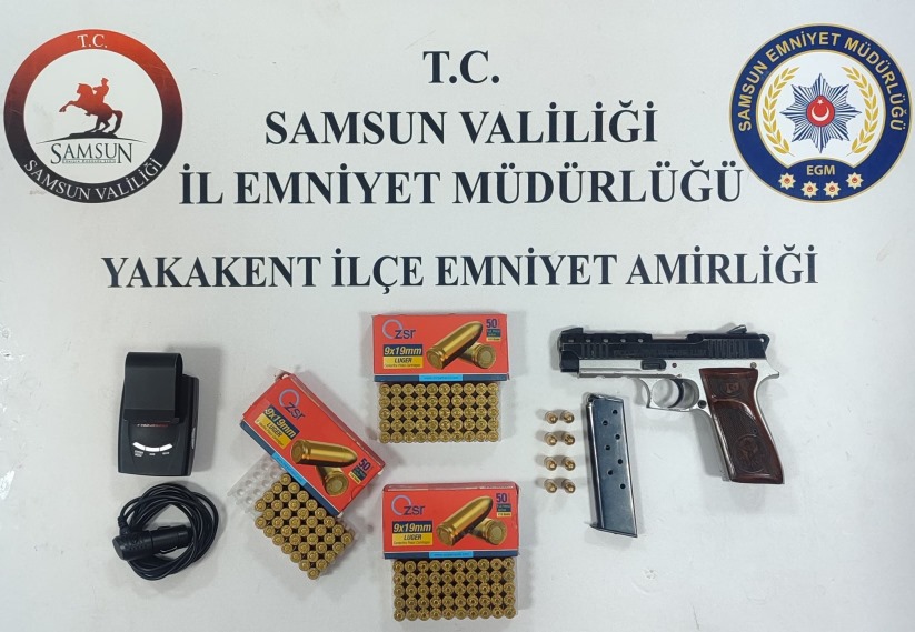 Samsun'da ruhsatsız silah ve radar tespit cihazı ele geçirildi