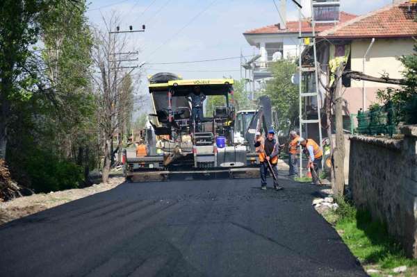 Kahramankazan'da sıcak asfalt çalışmaları sürüyor