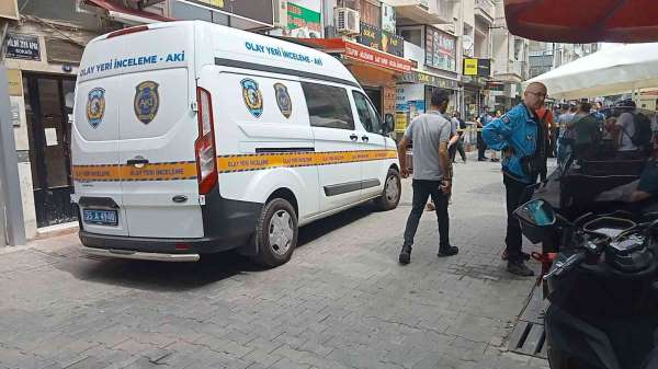 İzmir'de berbere silahlı saldırı: 1 ölü, 1 yaralı - İzmir haber