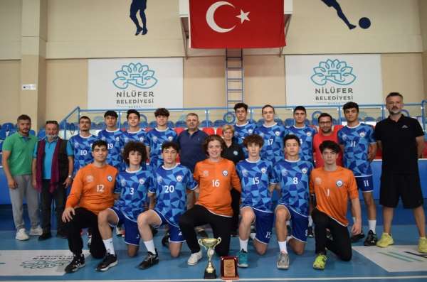Nilüfer hentbol altyapı takımları kupayla döndü - Bursa haber