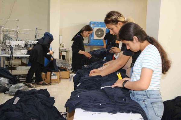 Şırnak'ta bir tekstil atölyesinde 200 çalışanın 168'i kadın