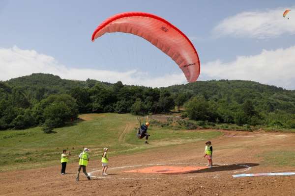 Türkiye yamaç paraşütü şampiyonası İnegöl'de yapıldı - Bursa haber